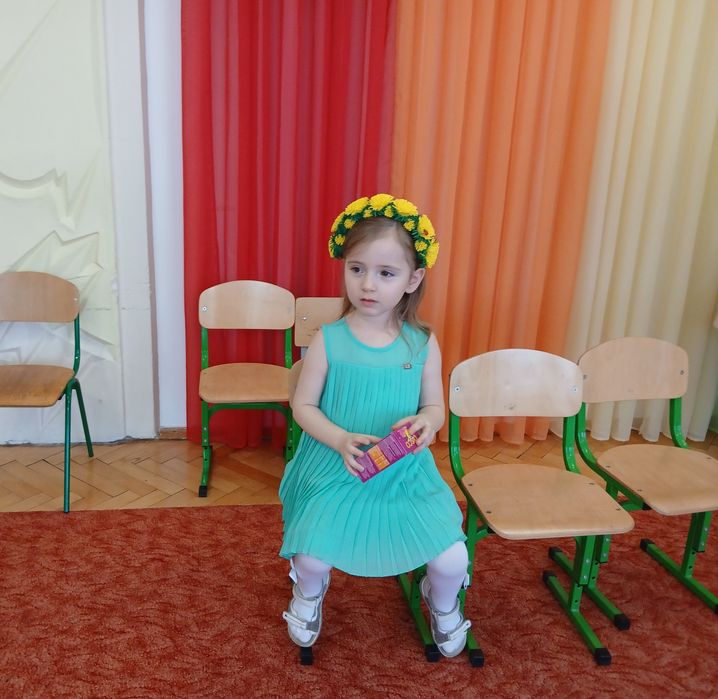 Плаття з віночком кульбаба