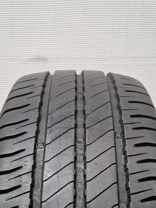2 Pneus 205/65R16C MICHELIN Semi Novos