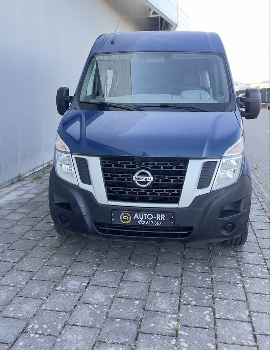 Nissan nv 400  de 6 lugares