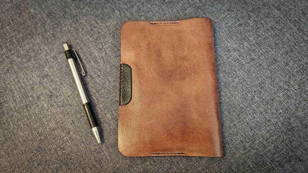 Borubar Skóroszyj - skórzane etui na Field Notes