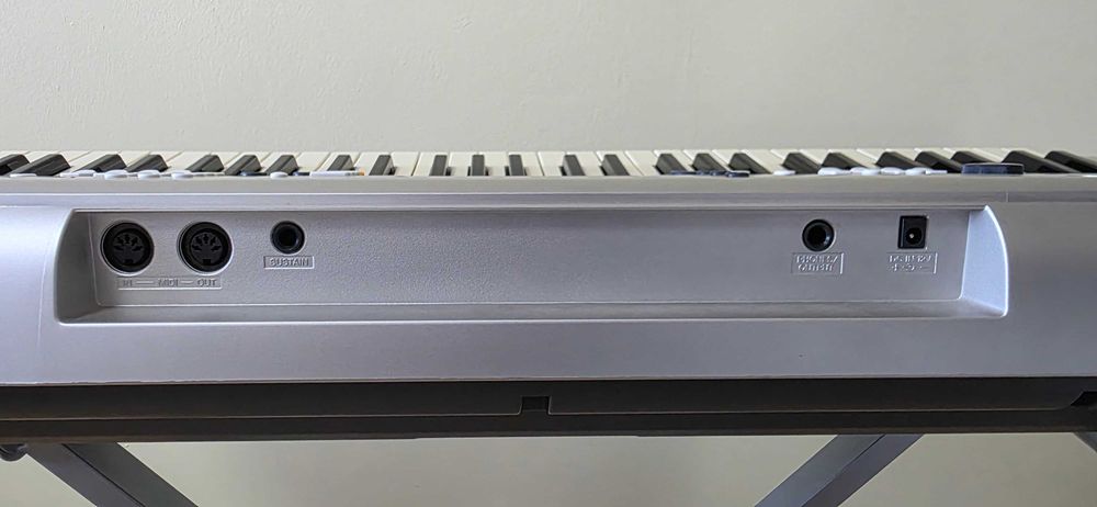Keyboard Yamaha PSR E313 stan bardzo dobry, statyw, krzesło