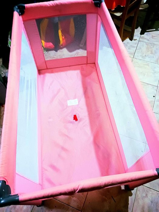 Vendo esse parke de bebé /berço portátil e esta pérsao 80€ 2