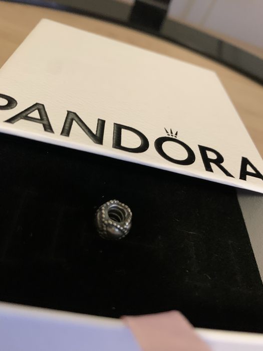 Conta coraçoes Pandora