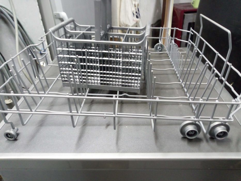 kosz dolny na naczynia do zmywarki Candy cdp1l39x