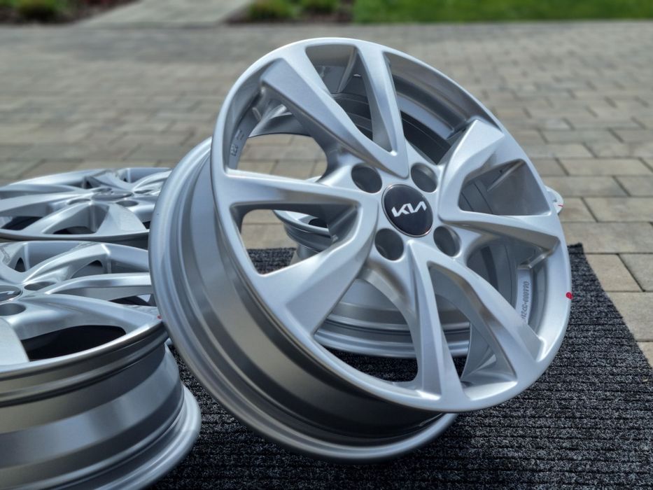 KIA 15" Picanto Rio Stonic Nowe felgi aluminiowe 4x100 srebrne