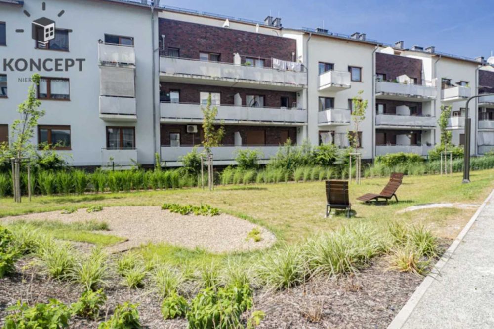 Przestronne z balkonem, 2 pokoje, parking - Oporów