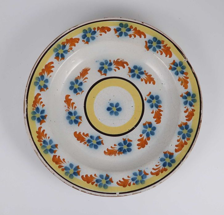 Prato em Faiança Portuguesa Séc. XIX (Estremoz ?) (Ref. 1)