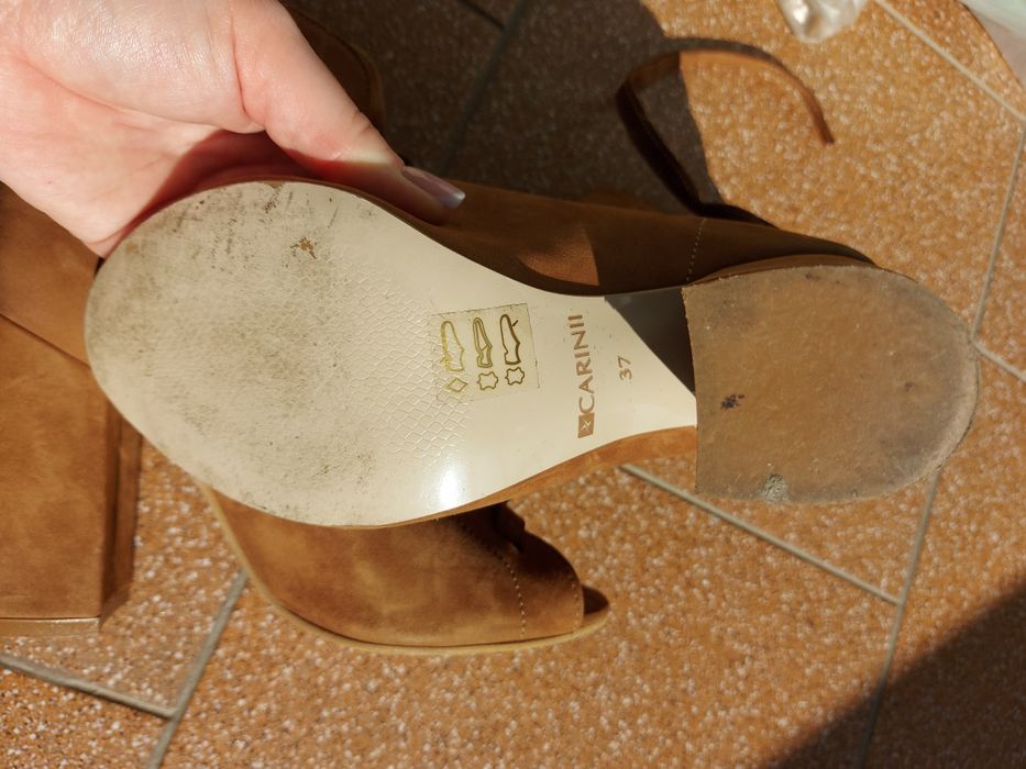 Босоніжки з натуральної замші