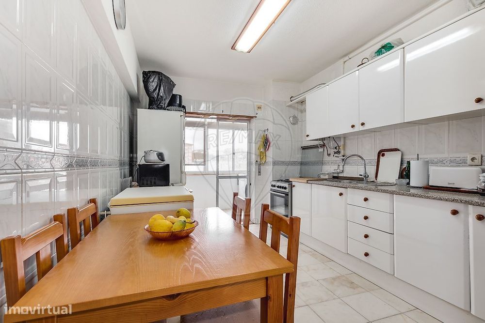 Apartamento T3 para venda — Charneca De Caparica E Sobreda, Setúbal