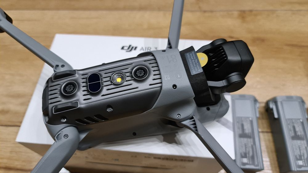 NOWY Dron DJI AIR 3 FMC Combo Gwarancja