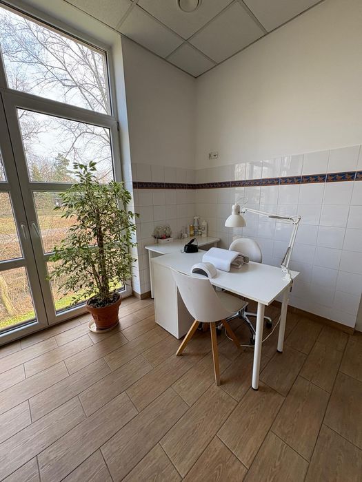 Wynajmę  stanowisko do manicure i pedicure