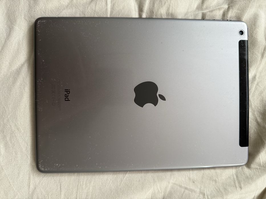 Apple iPad моделі A1475 планшет