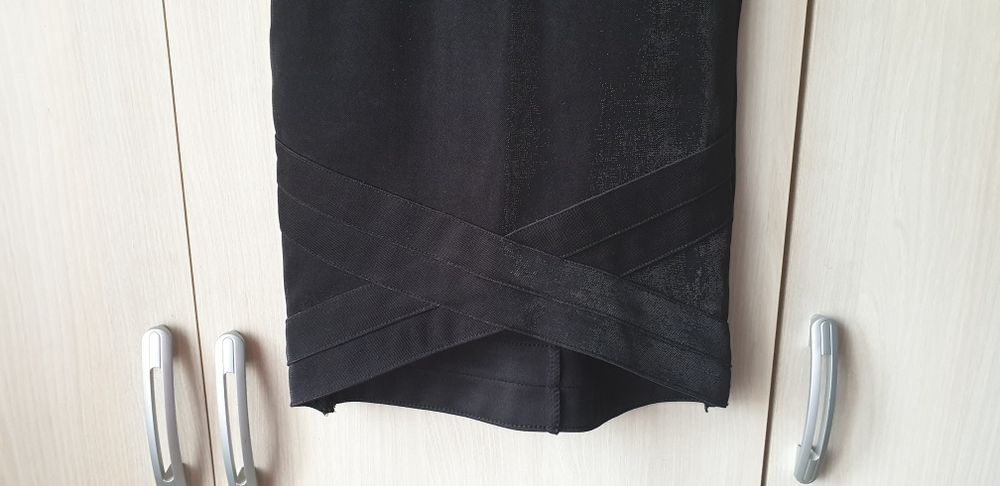 H&M HM sukienka Mała czarna połyskującą r. xxs