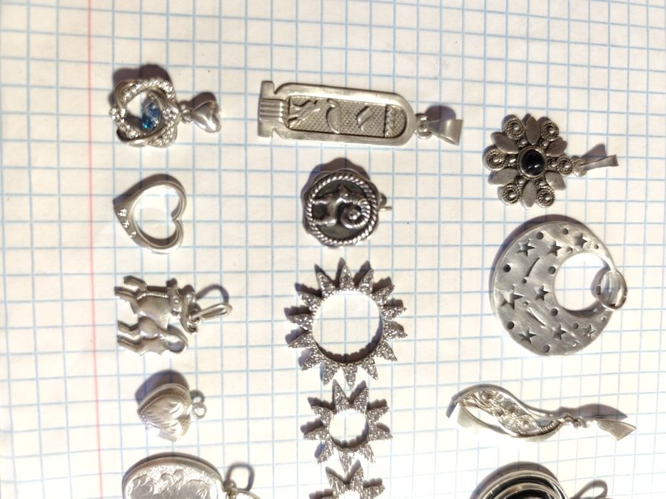 Срібні підвіски різні