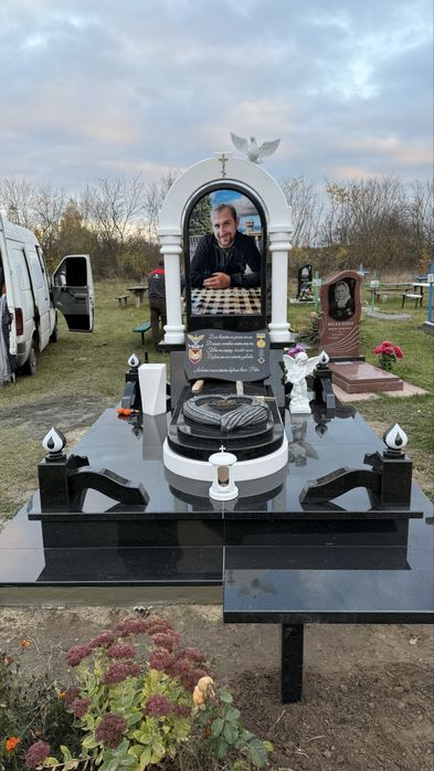 Памятники для військових