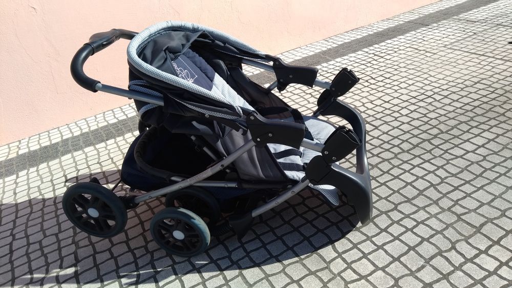 Carro de bebé de passeio64862718596354121