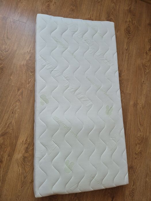 Materac antyalergiczny 120x60cm jak nowy