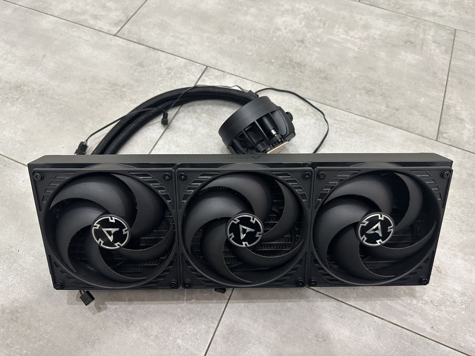 Arctic Liquid Freezer III 420