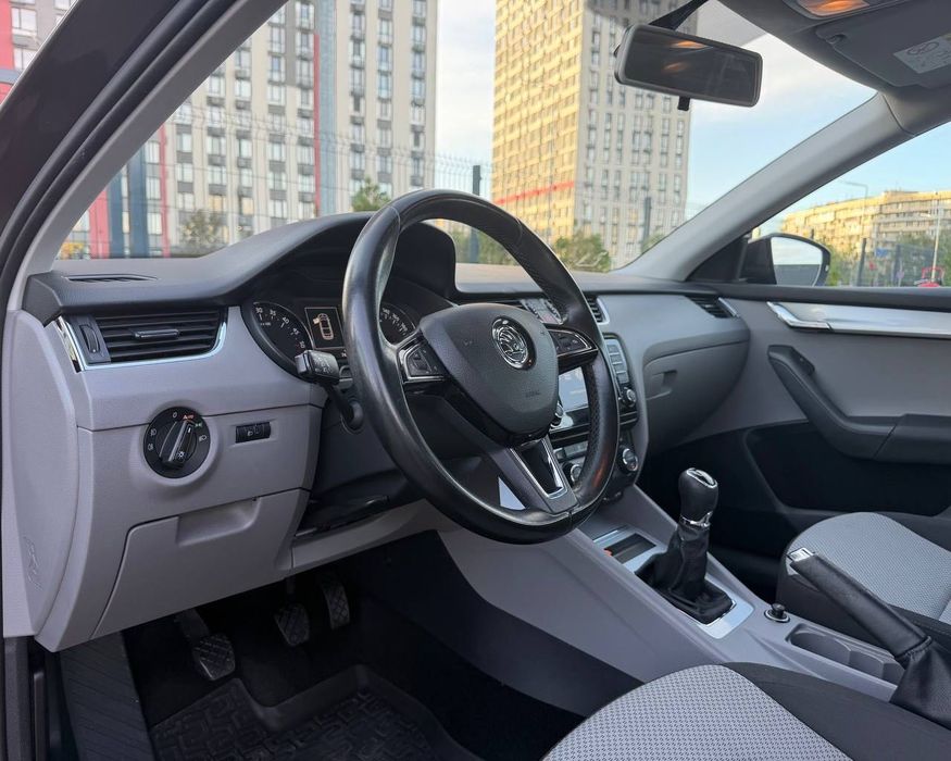 Skoda Octavia A7 Official