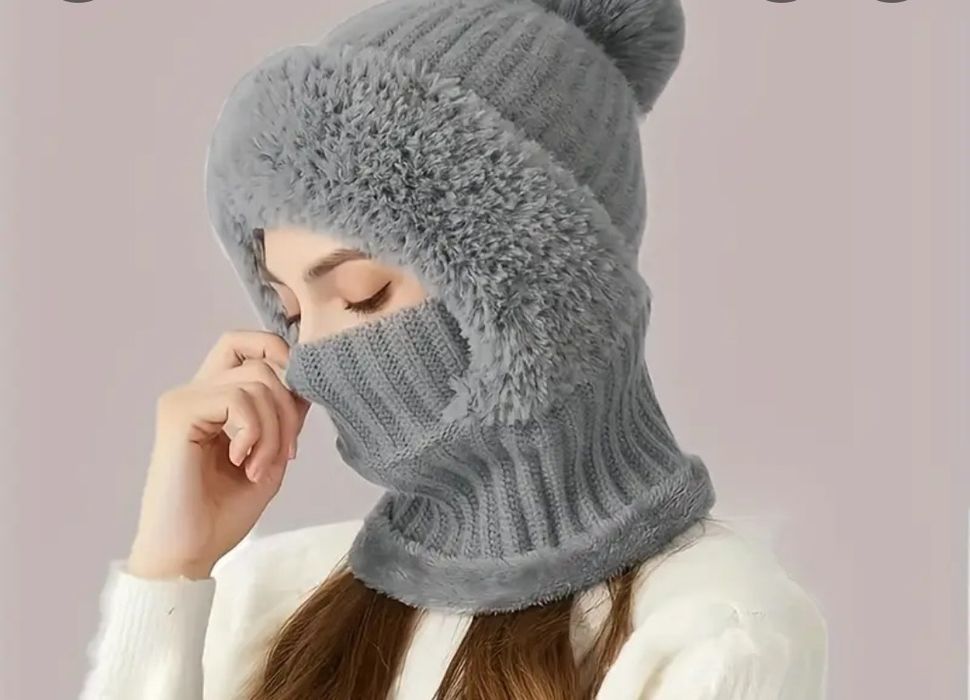 Шапка новая на девушку