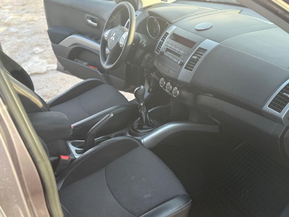 Mitsubischi outlander 2.0b lpg