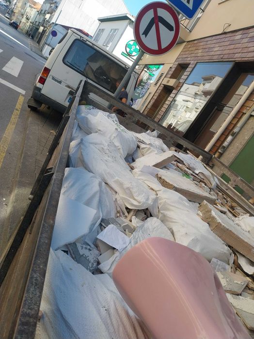 Aceito entulho madeiras pladur telhas pedras  ferro