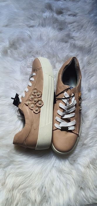Buty Jette nowe oryginalne Rozmiar 42 beżowe snakersy