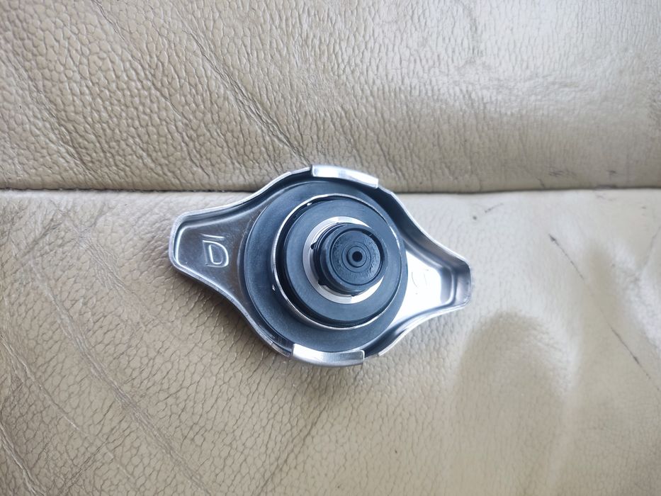 Кришка радіатора HONDA CRV 3