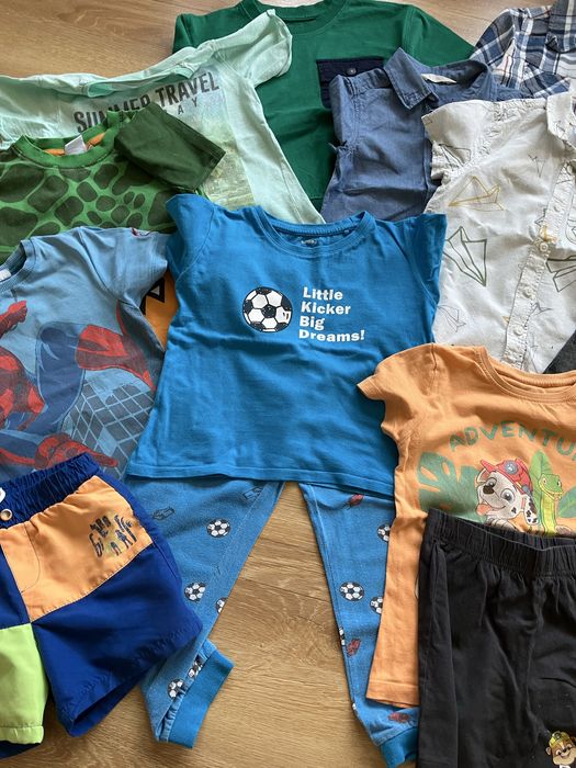 Zestaw ubrań r. 110/116