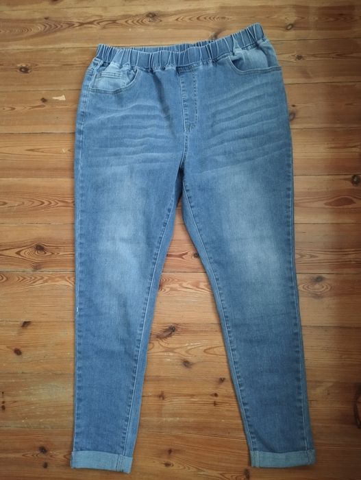 Jeansy damskie na gumce
