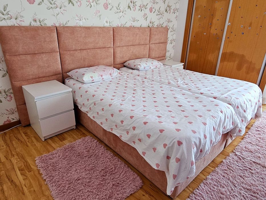 Cama dupla perfeita para conforto e espaço!