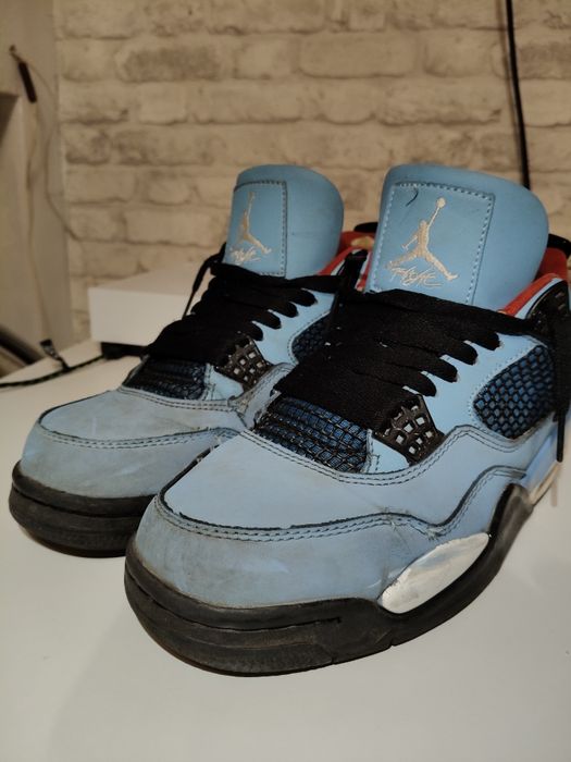 Jordan 4 Travis scott