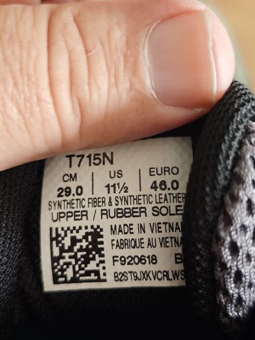 Tênis Asics como novos.