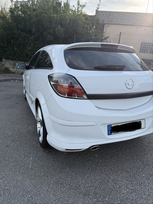 Opel Astra H GTC 1.9CDTI