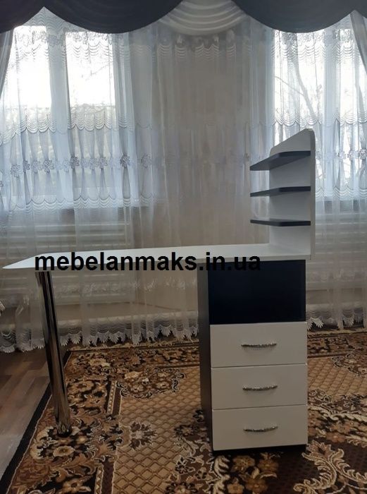 Стіл манікюрний Дубно
