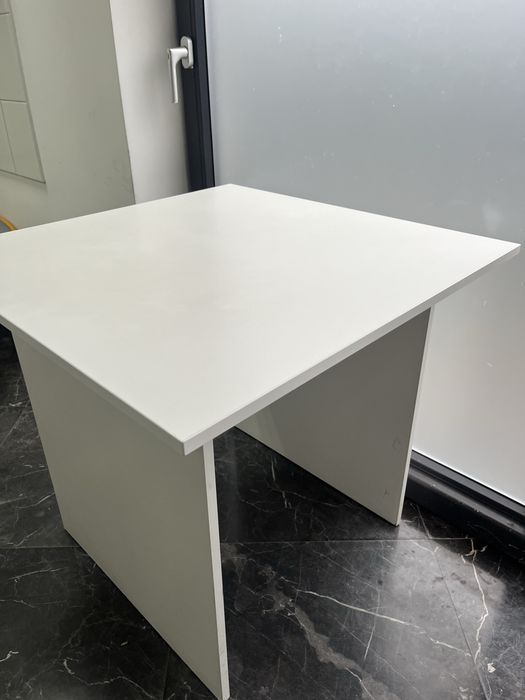 Biały stolik 80x80