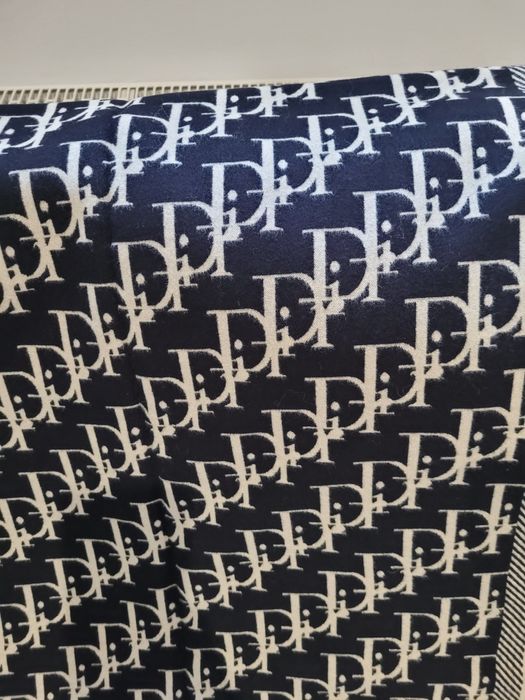 Zimowy szal na wzór Diora