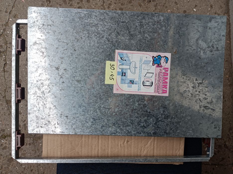 дверца  для ревизии на магнитах