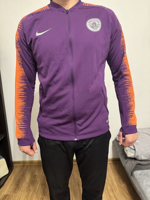 Продам футбольную кофту Nike