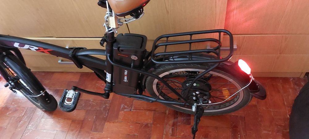 Bicicleta eléctrica semi nova