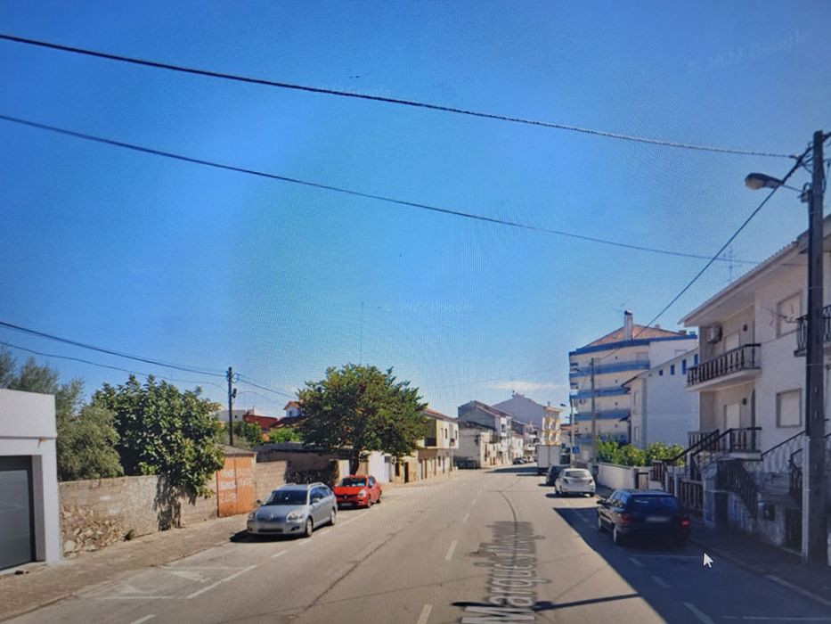 Terreno no centro de Alcains