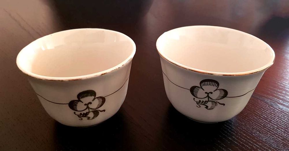 Par de taças flor dourada loiça portuguesa Fábrica de Sacavém-Gilman