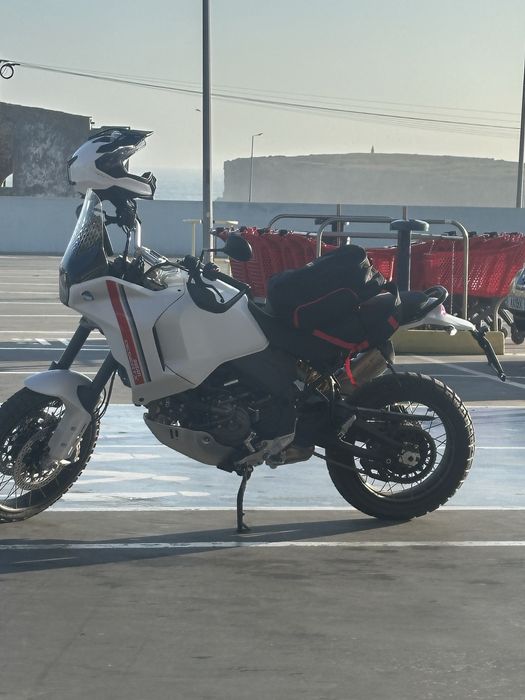 Mota ducati Desert X