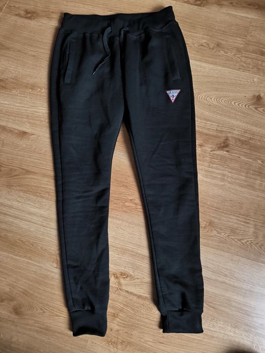 Spodnie dresowe guess M