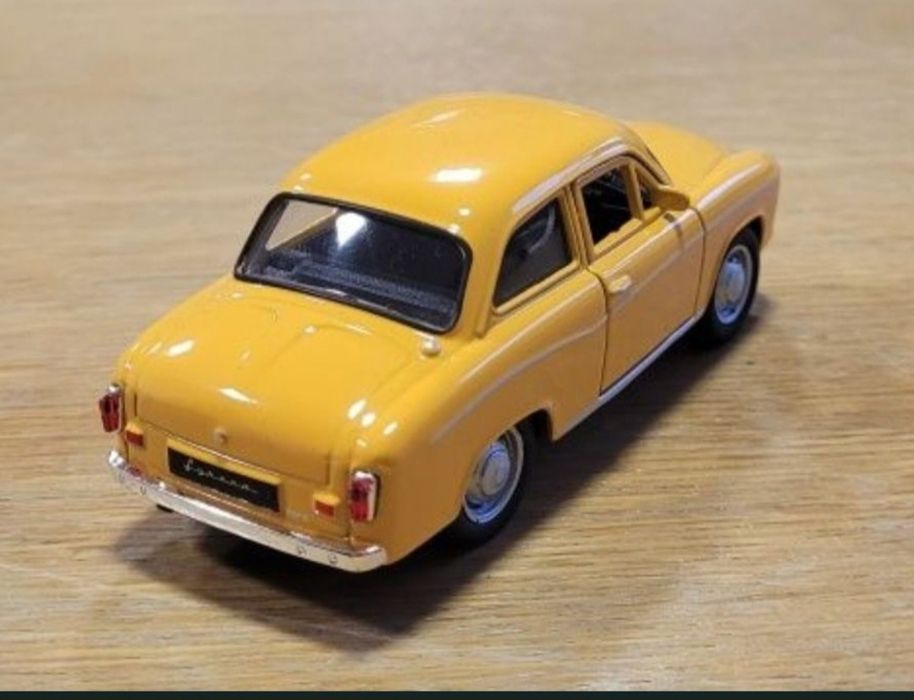 Model Syrena 105  1:36