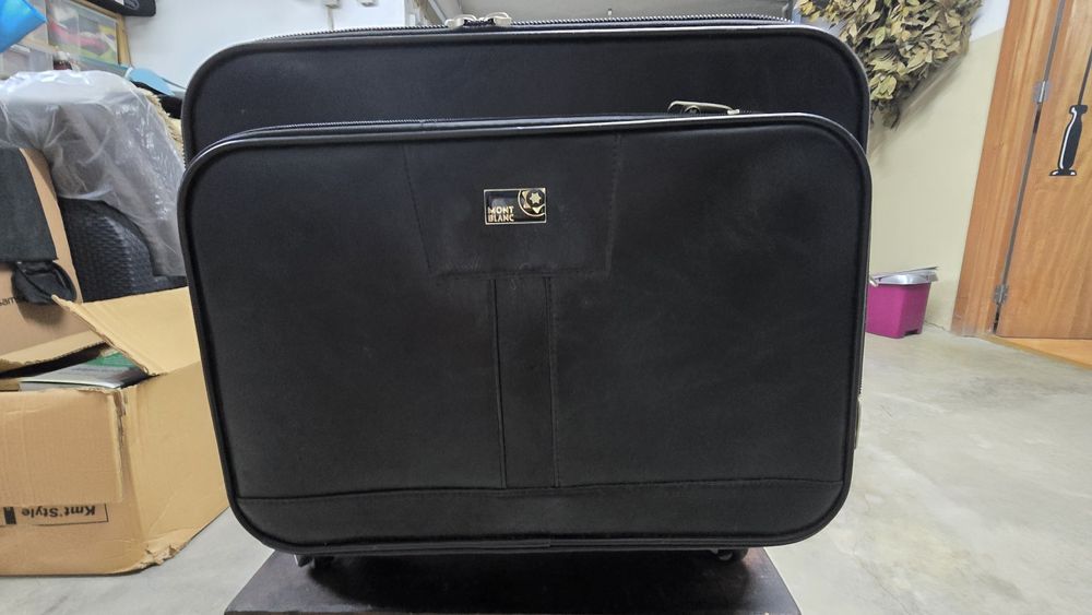 Mala de viagem em bom estado