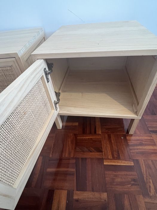 2 mesinhas de cabeceira madeira clara Sklum