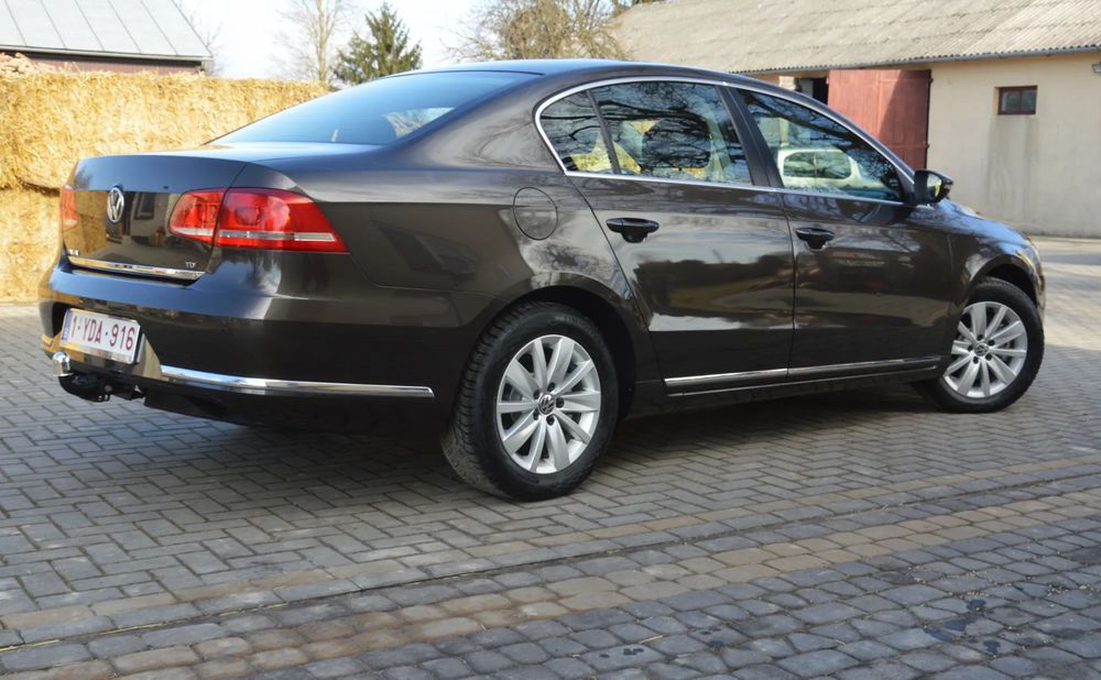 Volkswagen Passat _NISKI PRZEBIEG 175 Tys!_Klima_NAVI_Tempomat_Hak_Stan SALONOWY!