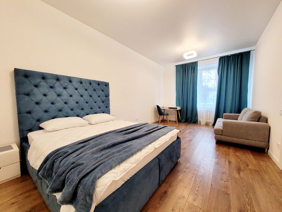 Подобово, центр в. Дорошенка, 57,біля Коперника, Антоновича, Мельника