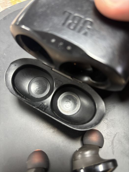 Продам Jbl tune 125tws